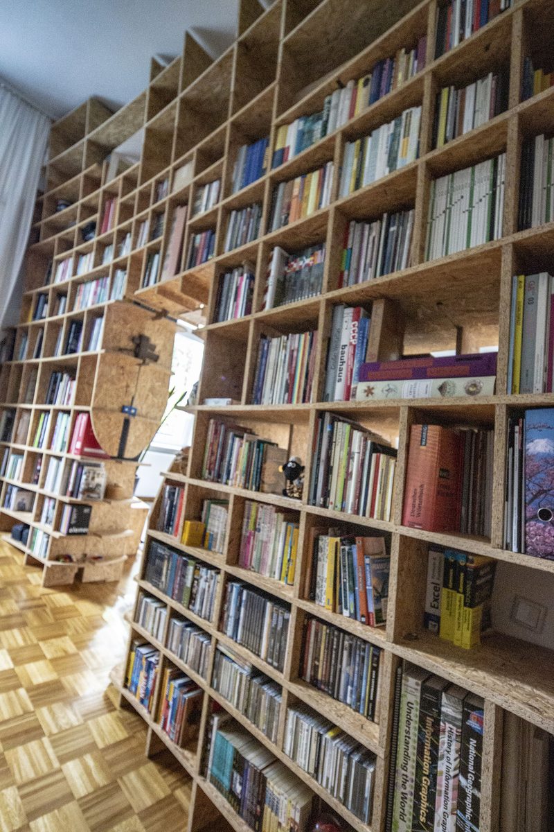 Tilt-Shift Bookshelf, Image 3